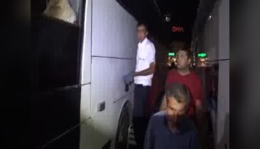 Aksaray'da terörü protesto eden grup, yolcu otobüslerine saldırdı