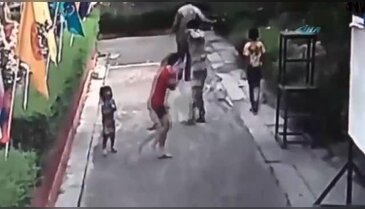 Eşinin yüzüne kezzap attı !