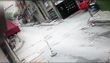 İranlı turiste kapkaç şoku kamerada
