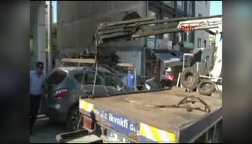 İstanbul'da 5 katlı bina çöktü