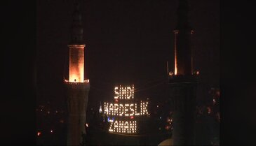 Bursa'da 700 yıllık camiden kardeşlik mesajı