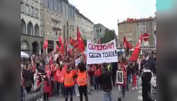 Münih'te teröre lanet mitingi