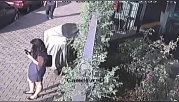 Beyoğlu'ndaki kapkaç anbean kaydedildi