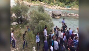 Otomobil Botan Çayına uçtu: 4 ölü