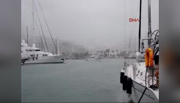 Bodrum'da sağanak yağmur su baskınlarına neden oldu