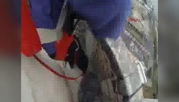 Minareden atladı bayramı kutladı