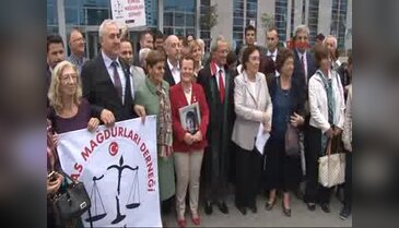 Poyrazköy davasında beraat kararları sonrası adliye önünde açıklamalar