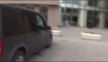 Constant yüzünü gizlemeye çalıştı
