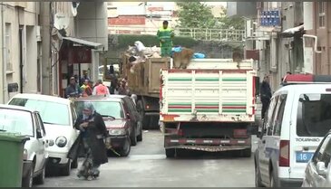 Bursa'da iki evden 15 kamyon çöp çıktı
