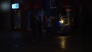 Kadına şiddet uygulayan adama meydan dayağı