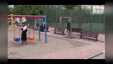 Bursa'da parkta otururken başına mermi isabet etti