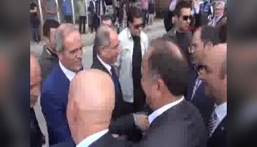 Efkan Ala çocuklarla selfie yaptı