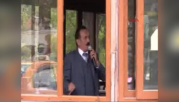 Bağımsız aday Bursa'da büfeden seslendi, kimse dinlemedi