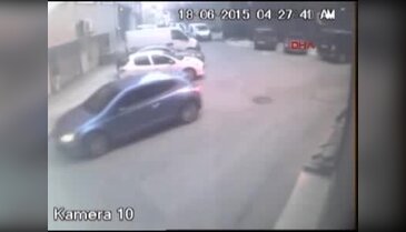 Otomobili soymak için 1 saat 22 dakika uğraştılar