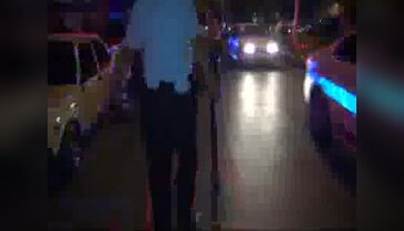 Kavgayı ayırmak isteyen polis yumrukla yaralandı