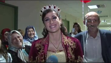 Damat rahatsızlanınca kına gecesi hastanede yapıldı