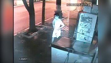 İşyerine giren çocuk hırsız, güvenlik kamerasına yansıdı