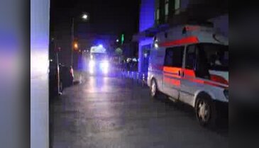 Yarış yapan motosiklet sürücüleri iş makinesiyle çarpıştı: 1 ölü, 1 yaralı