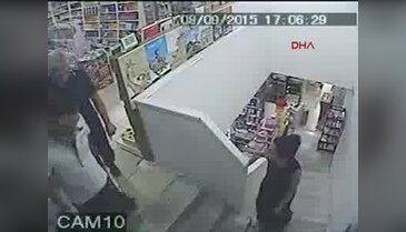 Kırşehir'de kitapevinin yağmalanıp yakılmasının görüntüleri yayınlandı