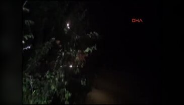 Askeri araç ırmağa devrildi