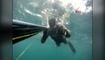 50 kiloluk akyanın zıpkınla vurulma anı su kamerasında