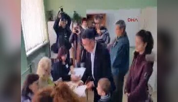 Kırcaali'nin Türk belediye başkanı seçimi yeniden kazandı