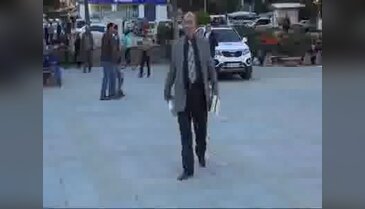 Bağımsız aday beş kişi ile en kalabalık mitingini yaptı