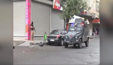 Diyarbakır'da IŞİD operasyonunda yaşanan çatışma kamerada