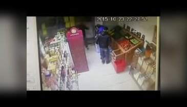 Tinercilerin aynı parkta ikinci kez bıçakladığı şahıs ölümden döndü