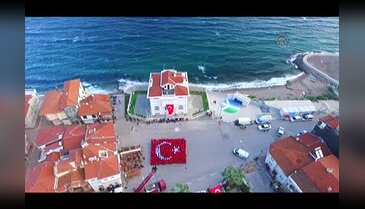 Bursa Mudanya'da 330 kişilik Türk Bayrağı