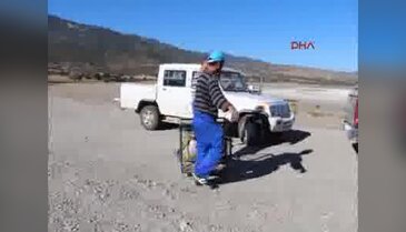 Tedavi edilen pelikanlar Burdur Gölü'ne bırakıldı