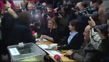 Kılıçdaroğlu eşiyle birlikte oyunu kullandı