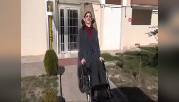 Dünyanın en uzun kızı ilk kez oy kullandı