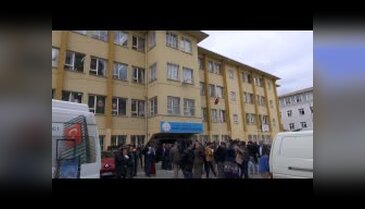 AK Partili görevlilerin usulsüz oy kullandırttığı iddia edildi