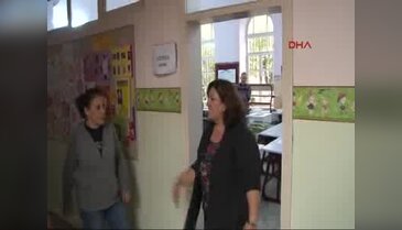 İstanbul'da saat 17.00'den itibaren sandıklar açıldı ve oy sayım işlemlerini başlandı.