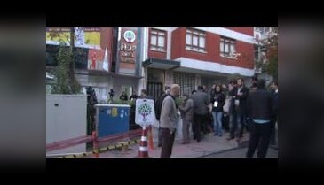 Demirtaş, seçim sonuçlarını HDP Genel Merkezi'nden takip ediyor