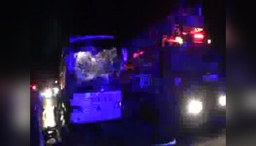 Yolcu otobüsü TIR'a çarptı, 11 yaralı