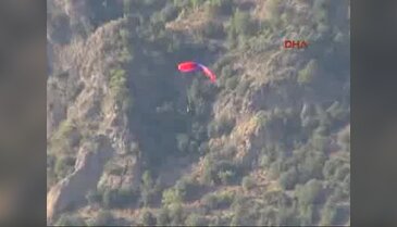 800 metre yükseklikten denize düştü
