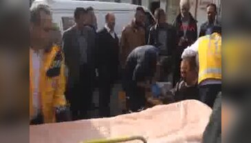 Taksicilerin yolcu kavgası: 1 yaralı