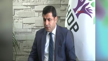 HDP Eş Genel Başkanı Selahattin Demirtaş Diyarbakır'da konuştu