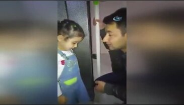 O sevimli kız konuştu