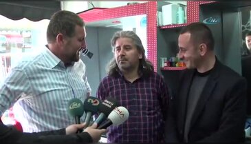Hem seçimi hem saçlarını kaybetti