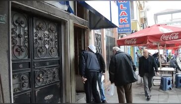Bursa'da duvarı delerek soygun yaptılar!