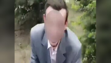 Tacizciye dayak atıp videoya çekti