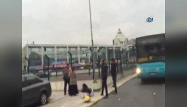 Kıyafeti nedeniyle bilet kesilmeyince ortalığı birbirine kattı
