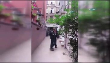 Polis genç üniversiteliyi böyle tokatladı
