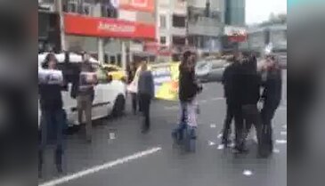Başbakanlık ofisi önünde eyleme gözaltı
