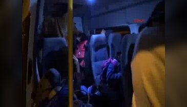 Suriyeli sığınmacılar, Yunanistan sınırına yürürken yakalandı