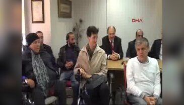 Asker kaçağı baskını yapılan profesöre destek