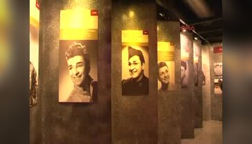 Zeki Müren sergisi Bursa'da açıldı